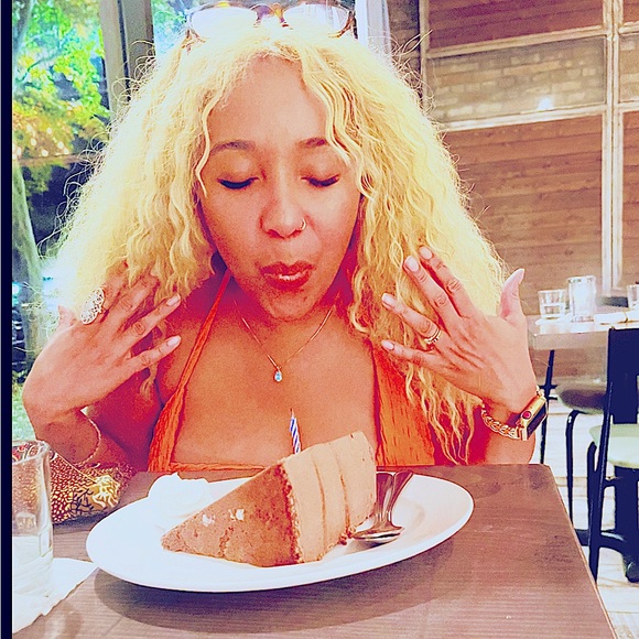 Meet your Posher, Hope - Picture 2 of 2